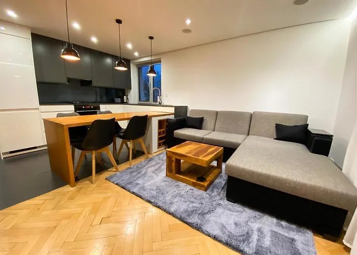 Luxury In The Centre Апартаменты *